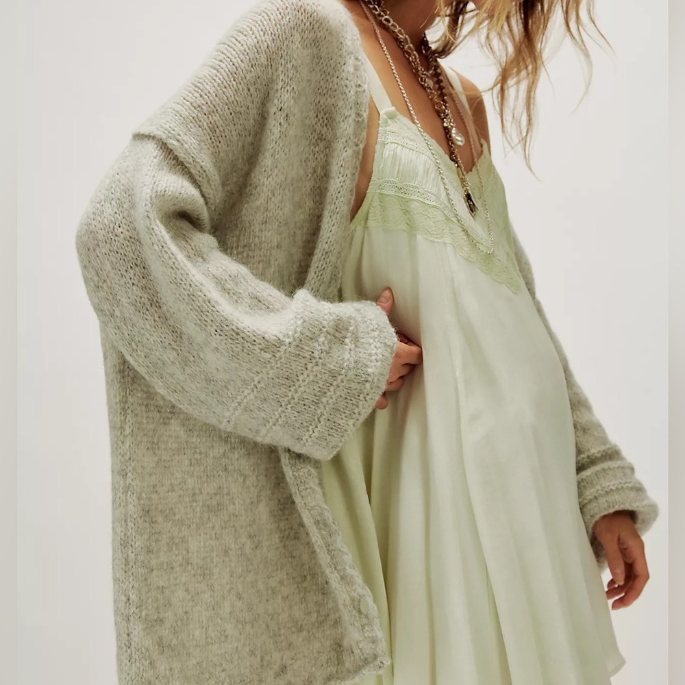 Free People Marina SoftSpun Cardigan Light Heather Grey Alpaca Wool Large NWT - Picture 12 of 12